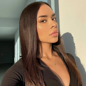 Meet your Posher, Francisca